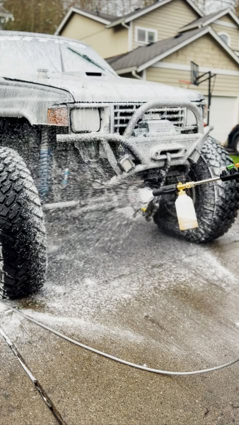 Instagram post by @theee.kris for Giraffe Tools. Caption reads: Taking my rigs out and having fun with them also....