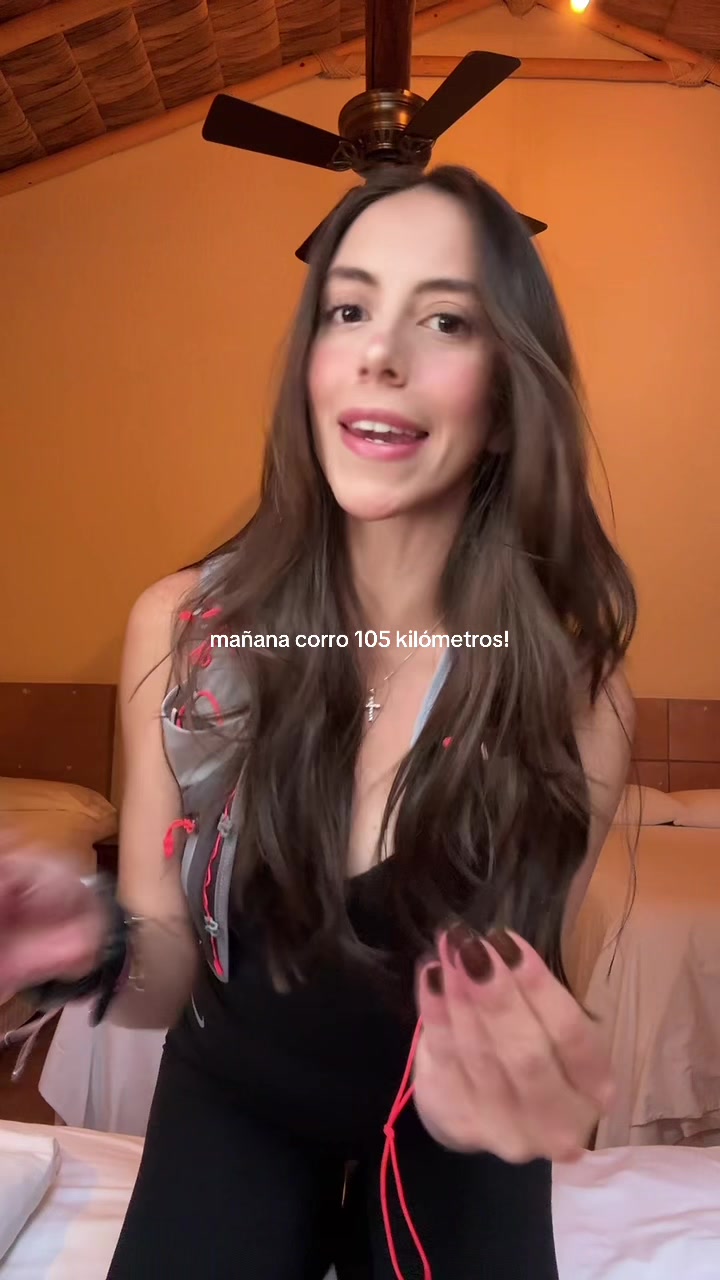 TikTok post by @danssera for Avène. Caption reads: [...] #AveneMexico #Publicidad @Eau Thermale Avène....