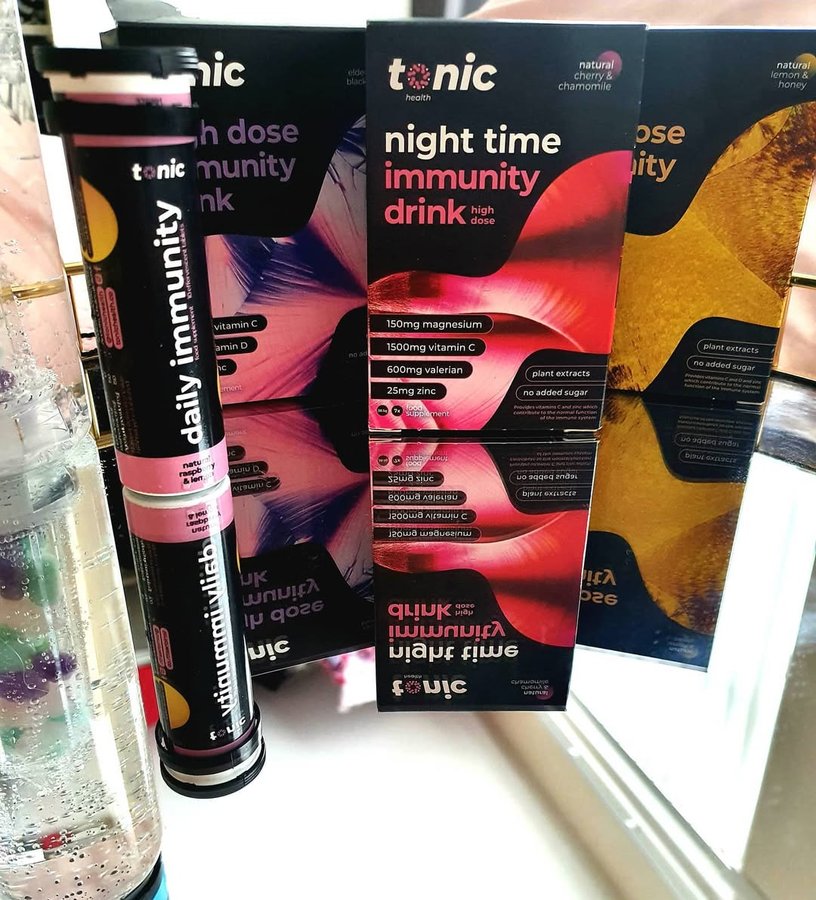 Instagram post by @raisingoscarandoliver for Tonic Health. Caption reads: [...] gifted these immunity drinks by @tonichealth....