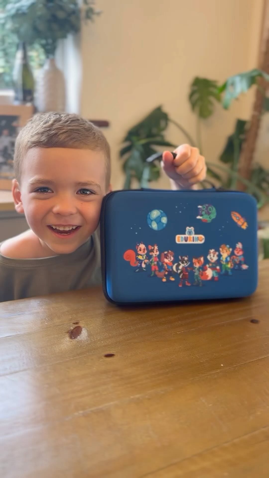 Instagram post by @kayleighslittlesquares for EDURINO. Caption reads: To the parents of children who enjoy using their....