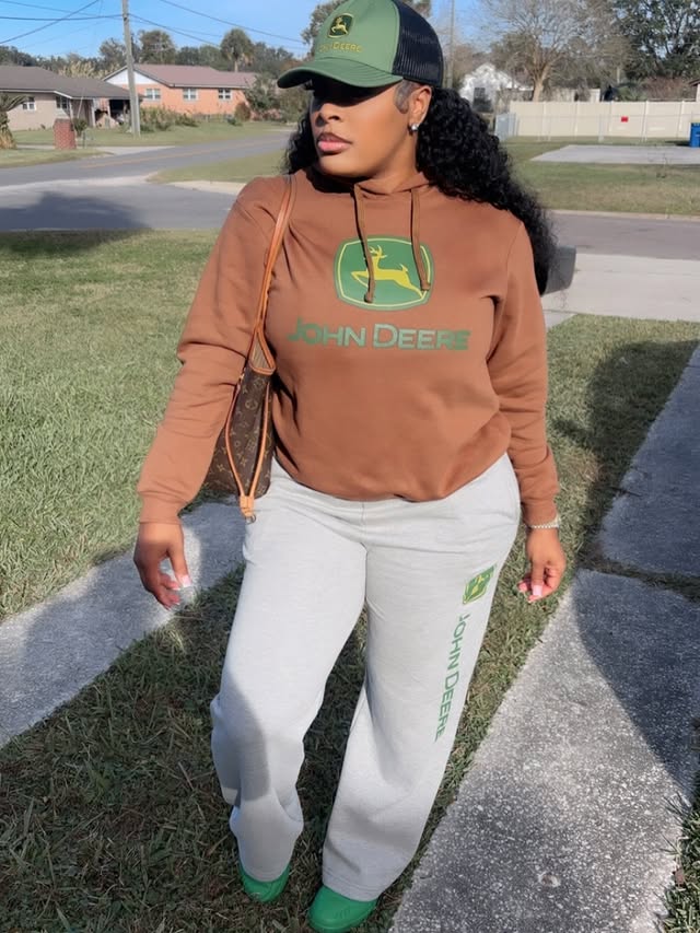 Instagram post by @mzdiamondduval for John Deere. Caption reads: I AINT NEVA LIED ON MY P**$¥ YOU KNOW HOW BAD A....