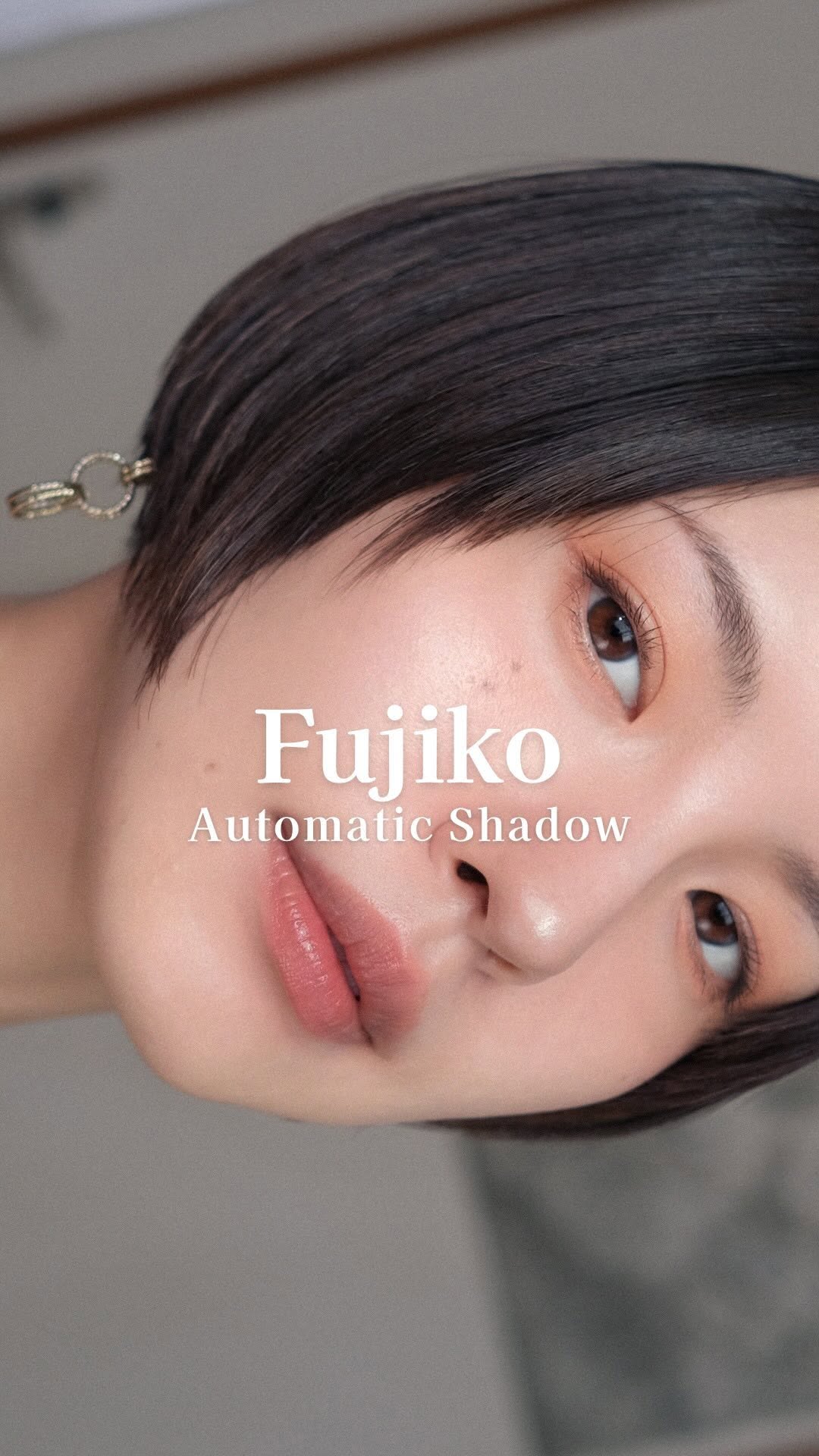 Instagram post by @nagumorose for Fujiko. Caption reads: Fujikoからまた名品が出た...！

指でぱぱっと塗るだけでふんわりムラなく発色し、
自然な奥行....