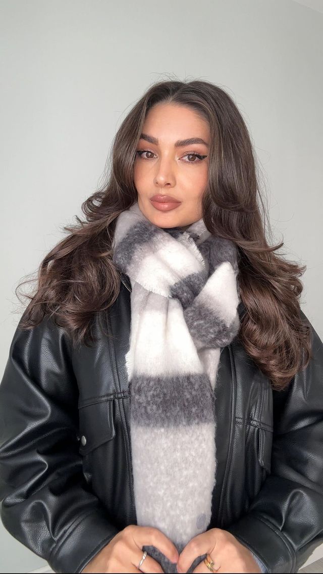 Instagram post by @mssharapova for SENSTYLABLE. Caption reads: @senstylable approved: How to master layering a....