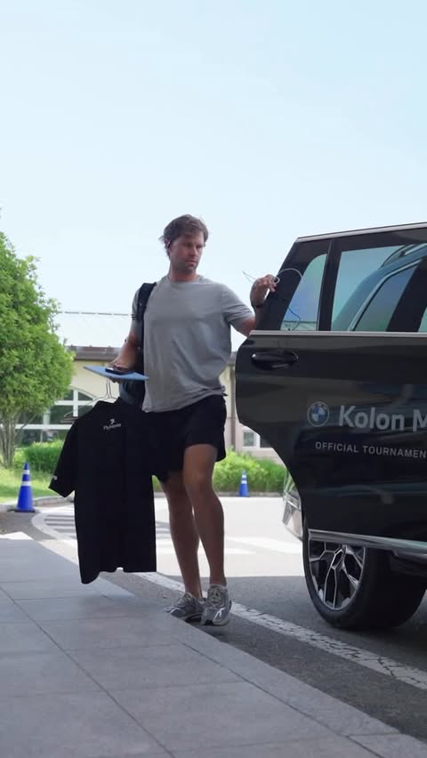 Instagram post by @bmw_kolonmotors for LIV Golf. Caption reads: Arriving in style 🔥 #LIVGolfKorea....
