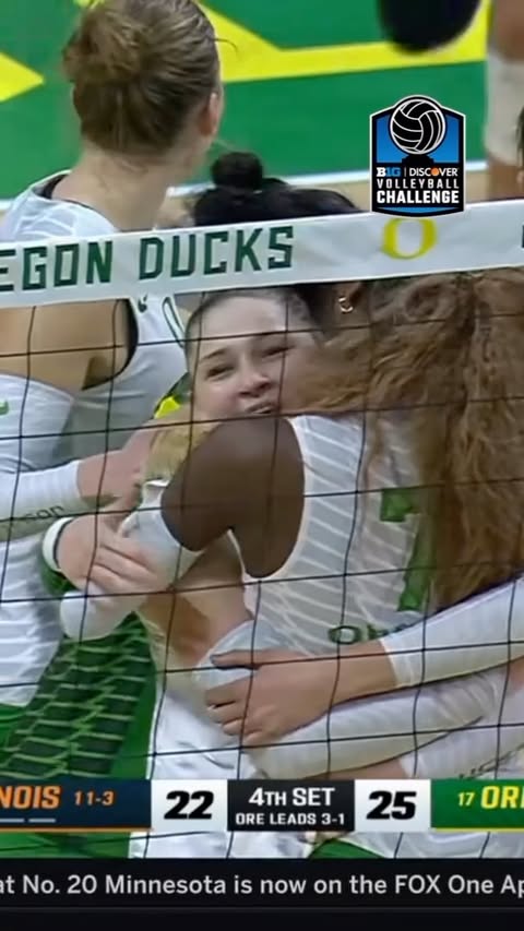 Instagram post by @volleyballworldusa for Discover. Caption reads: [...] 17 @oregonvb’s win over Illinois 🙌 📍....