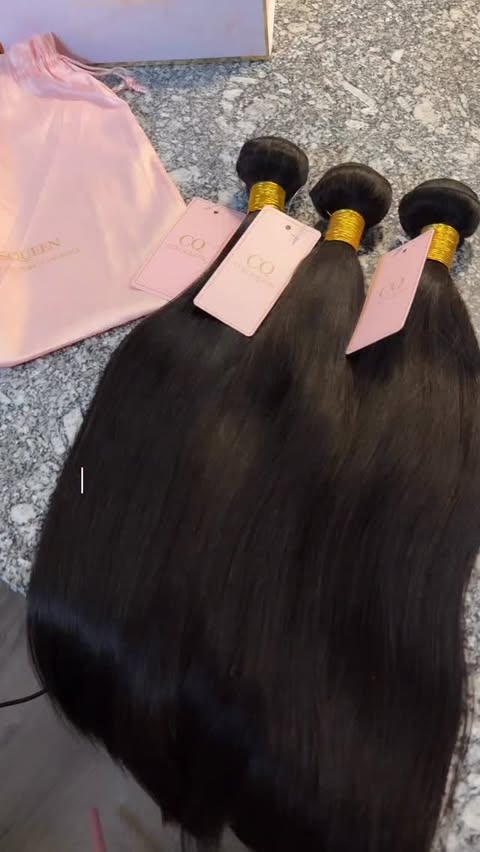 Instagram post by @niyakayy for Curlsqueen. Caption reads: [...] of the BEST hair I’ve ever installed....