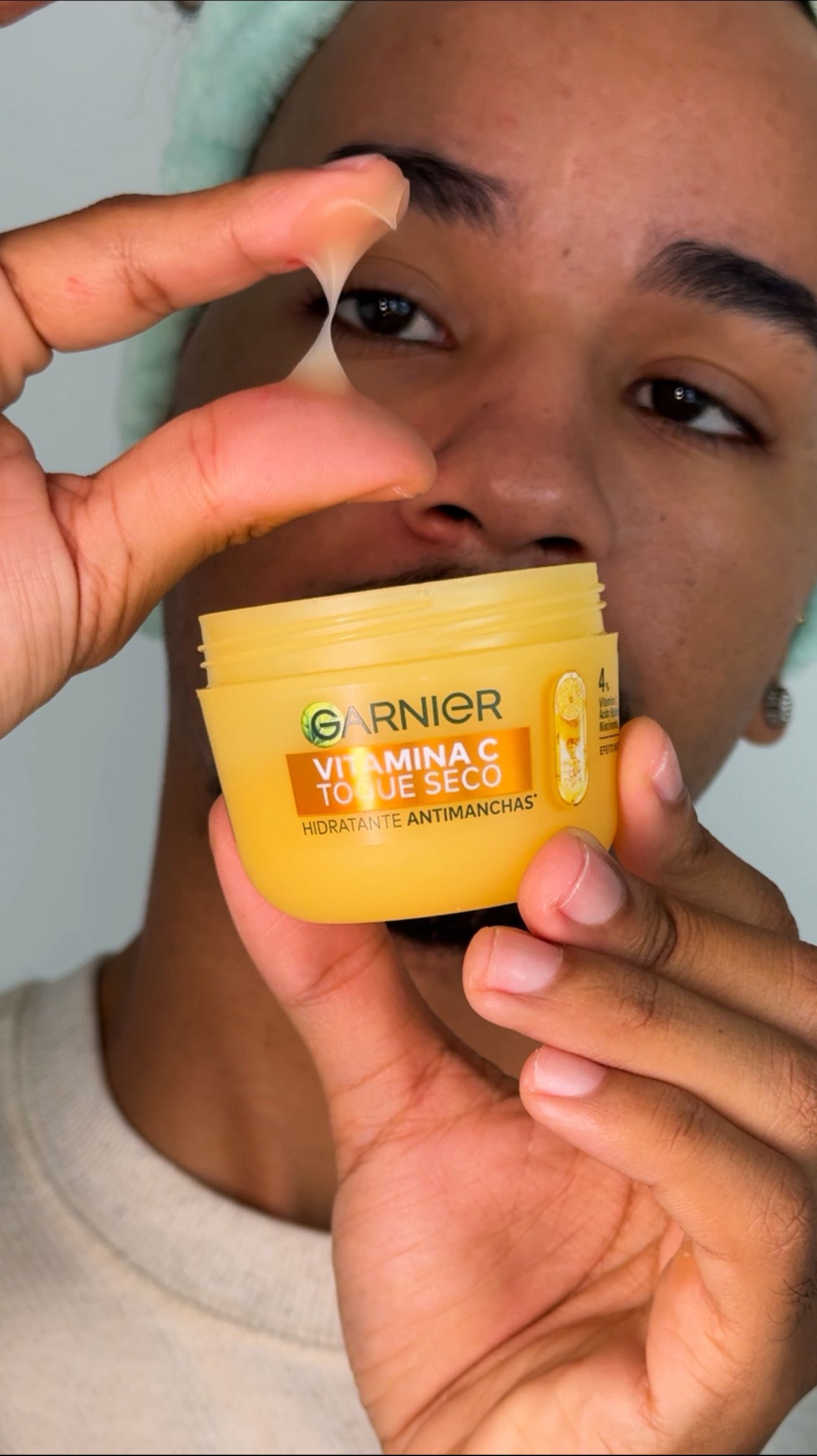 Instagram post by @mattheusmerces for Garnier. Caption reads: Que textura é essa, Brasil? 😳 

Eu fui pra rua....