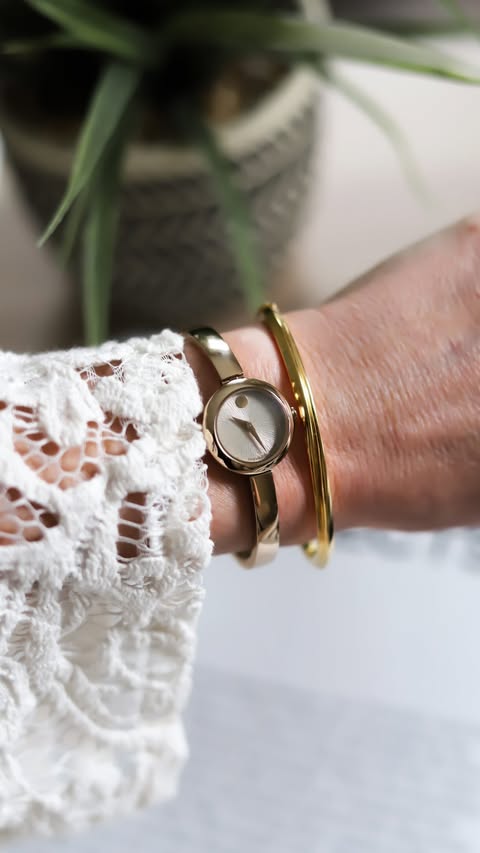 Instagram post by @vanilace for Movado. Caption reads: [...] look. This Curve Slim Bangle from the....