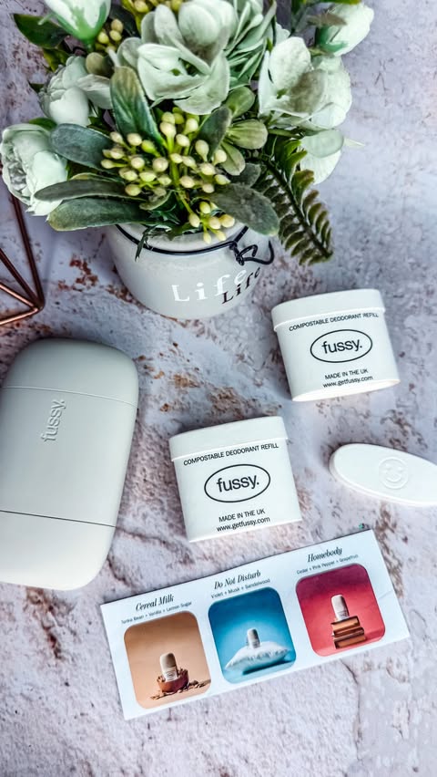 Instagram post by @amomentwithfranca for Fussy. Caption reads: [...] all… 🧸🤍✨ Ad | Meet The Comfort Club ×....