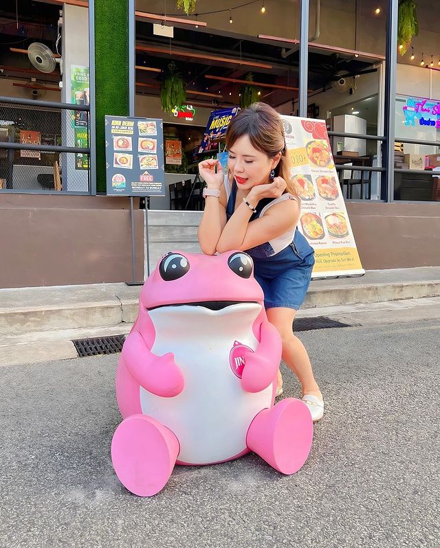 Instagram post by @jessluvzs for HiteJinro Global. Caption reads: Haiyo, why you so cute! 🤩

I found this cutie in....