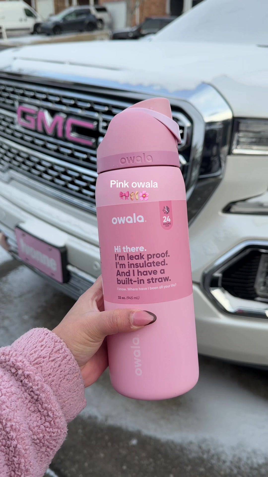 TikTok post by @ivonne.rojas25 for Owala. Caption reads: 💗🎀 Perfecto 🎀💗@Owala #pink #owala....