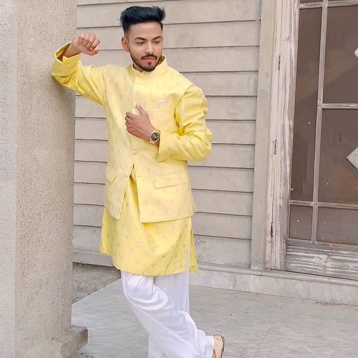 Instagram post by @ranjeet_aggarwal for Hobo.Video. Caption reads: Not all fabrics are created equal 👀
This co-ord....