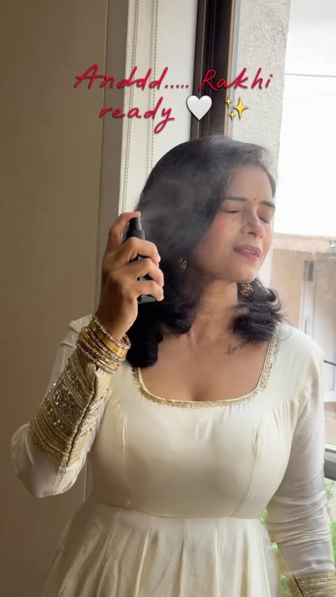 Instagram post by @zankhna1 for Lotus Herbals. Caption reads: STOP SCROLLING 🚨 your “Glow” girl era needs to....