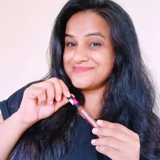 Instagram post by @babydigitlcare for Purplle. Caption reads: Tired of expensive lipsticks? Say hello to Elle 18....