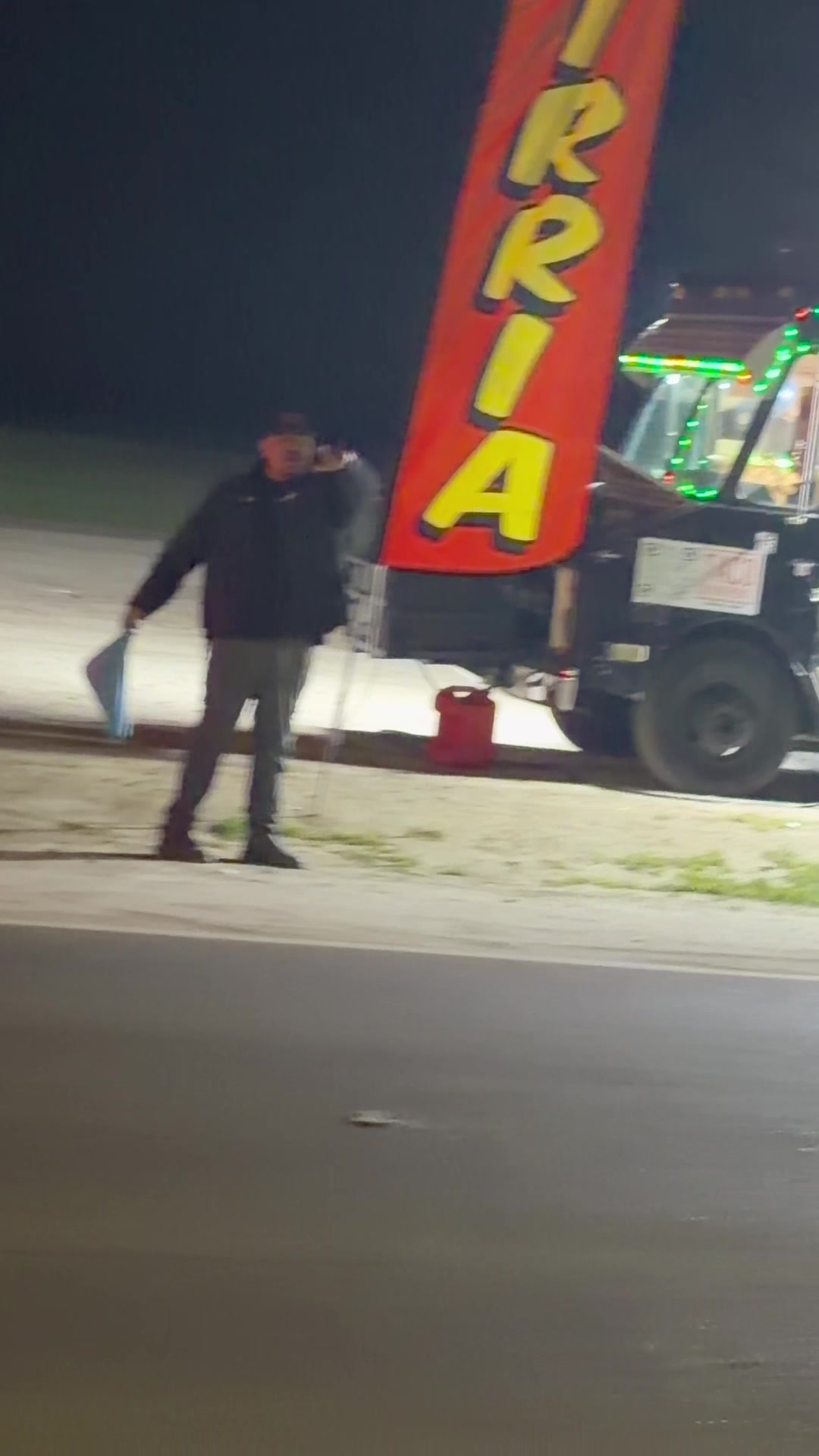 TikTok post by @tiogordotv for GOOLOO Deutschland. Caption reads: I just saved this taco truck ! They would’ve payed....