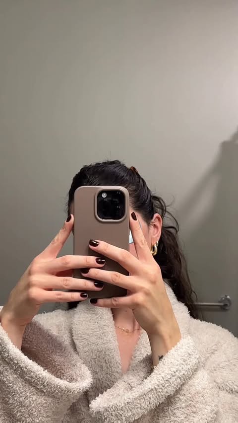 Instagram post by @caitlindechiara for Dazzle Dry. Caption reads: [...] shade is Mulled Wine ❤️🍷@dazzle_dry....