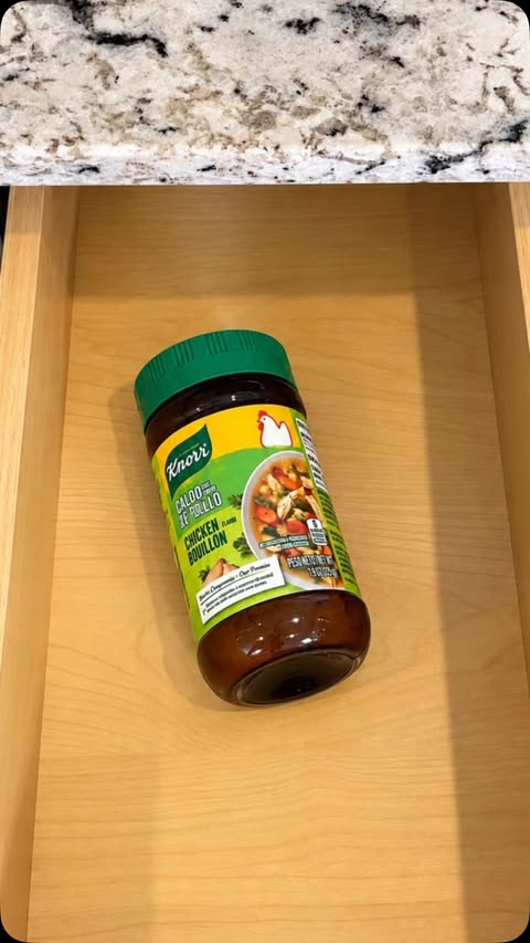 Instagram post by @asiarenise_ for Knorr US. Caption reads: Quick, easy and FULL of flavor #knorrpartner This....