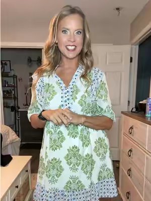 TikTok post by @amandalaustin for Asvivid. Caption reads: @Asvivid Shop @Asvivid @asvivid_us.