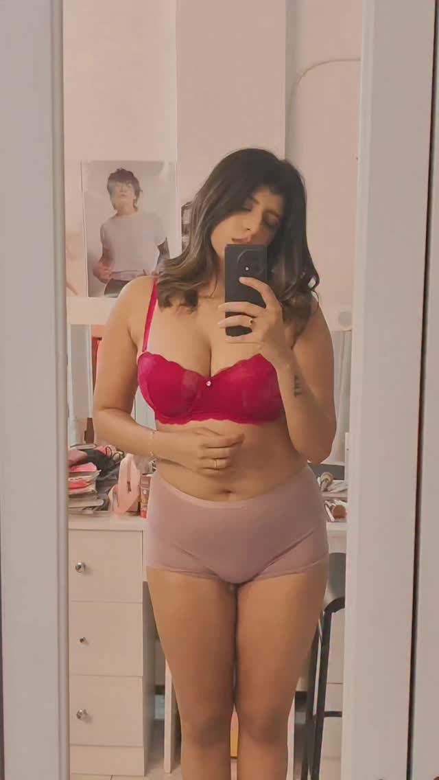 Instagram post by @_muskan_thakurani for Zivame. Caption reads: Everything is romantic ✨ 
Lingerie @officialzivame.