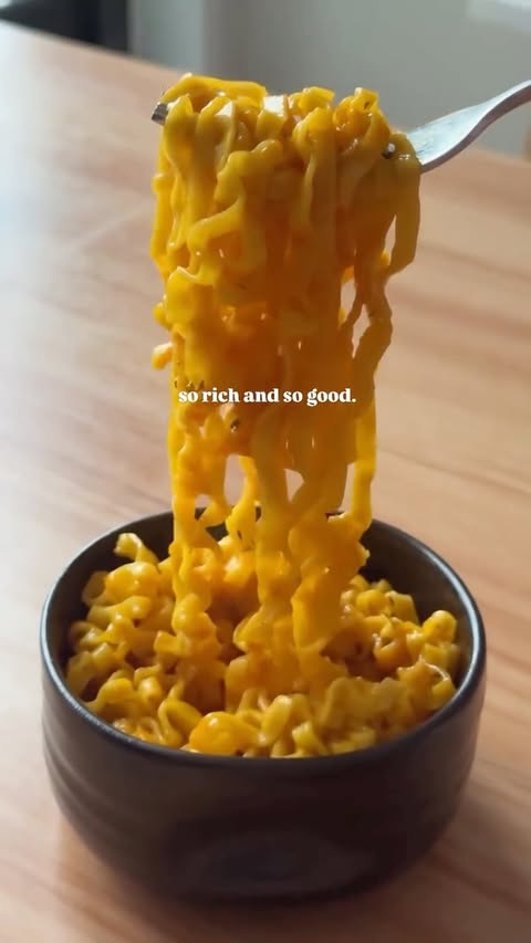 Instagram post by @foodsyoushouldeat for Maruchan. Caption reads: [...] to make yourself a bowl of noodles🍜....