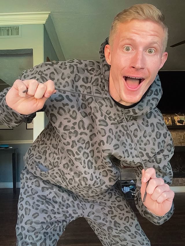 Instagram post by @jrobs7 for Comfrt. Caption reads: Are you kidding me?! @comfrt, you really do have....
