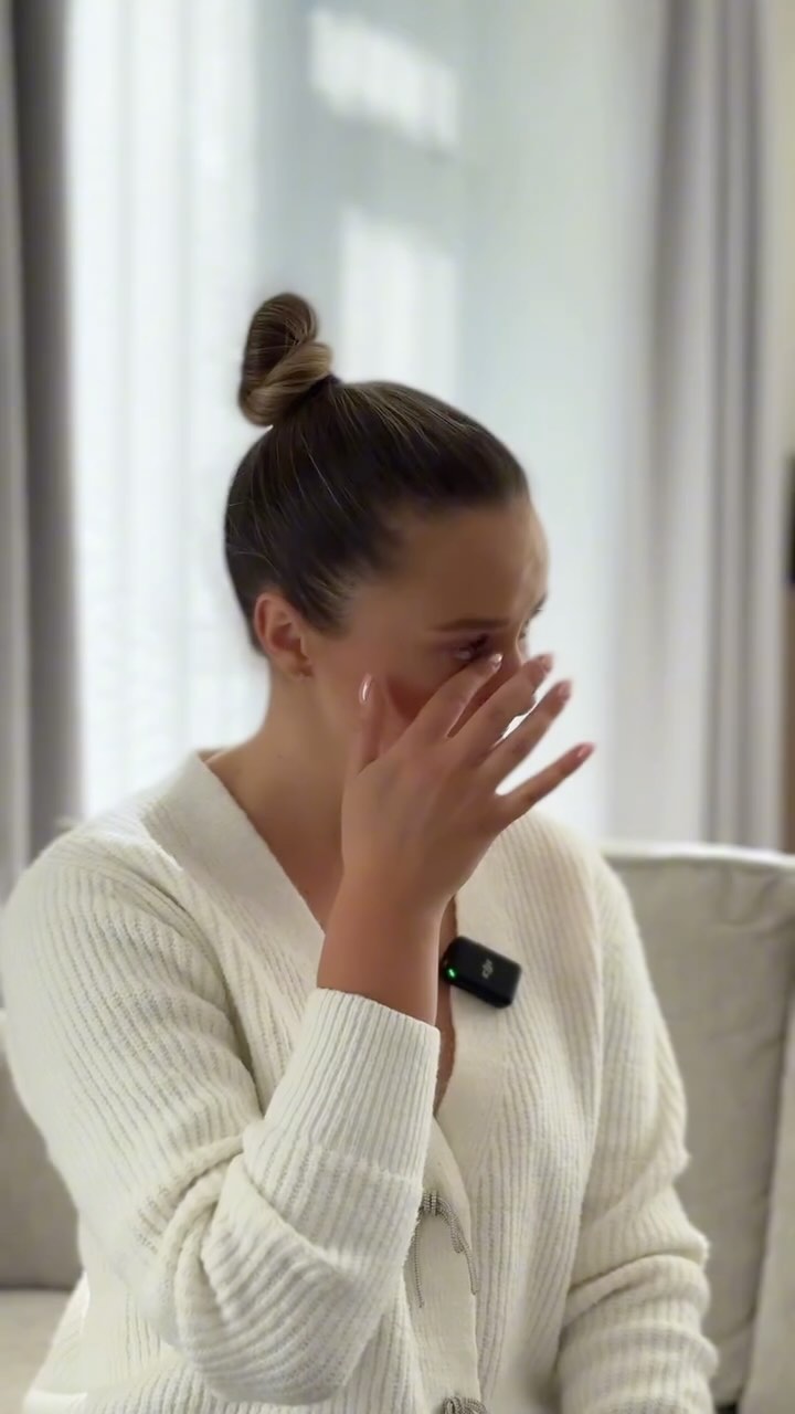 Instagram post by @elena.karaliene for Domestos. Caption reads: Nėra lengva kalbėti tokiomis temomis, bet....