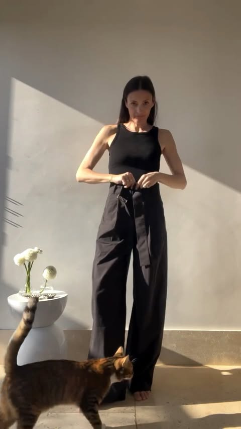 Instagram post by @thebrunein for Soeur. Caption reads: [...] Tank top, high heels and clutch. All by....