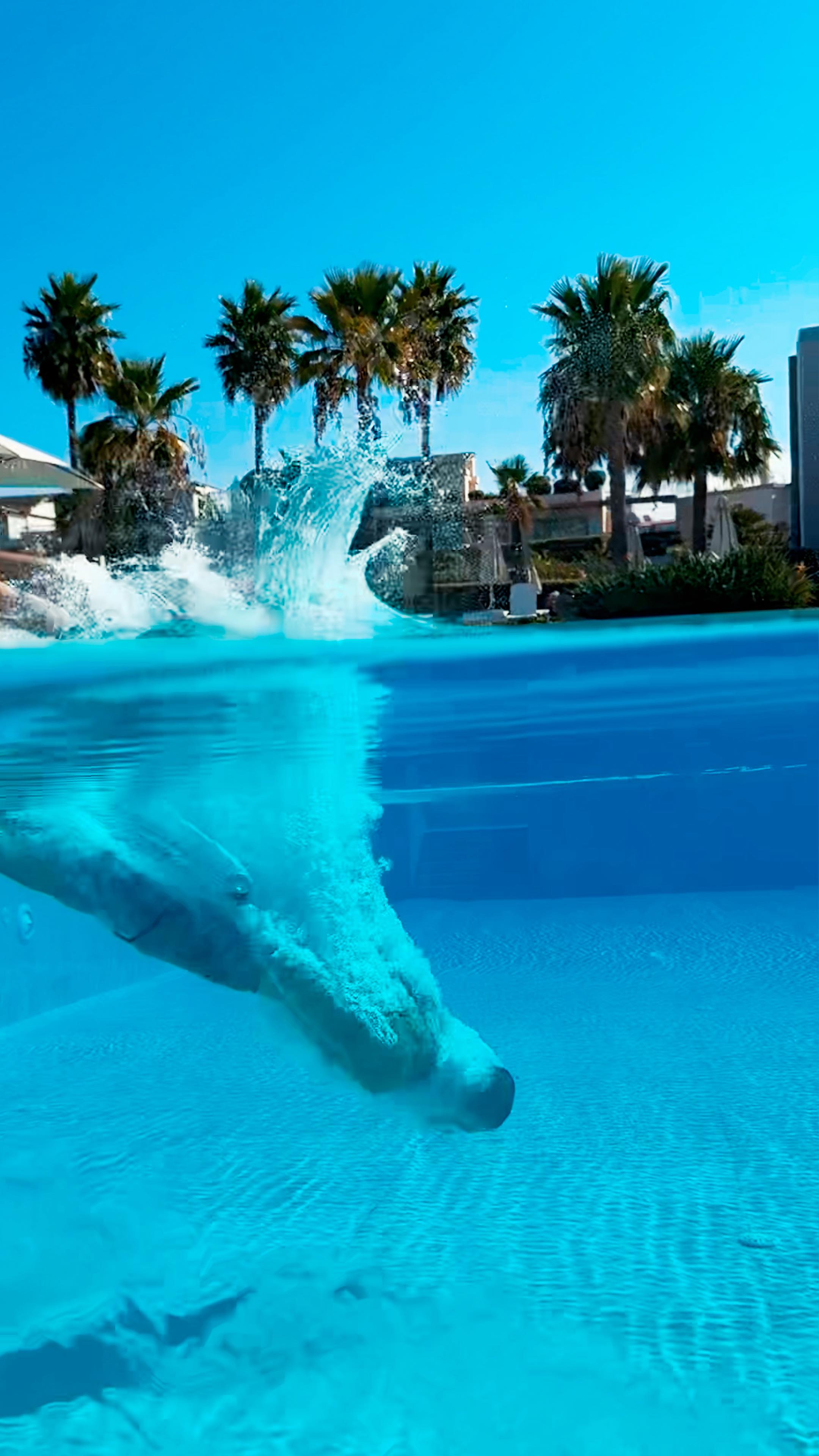 Instagram post by @trulstorp for Coca-Cola Norge. Caption reads: [...] i appen📲🌮

#RealMagic #CocaColaNorge....