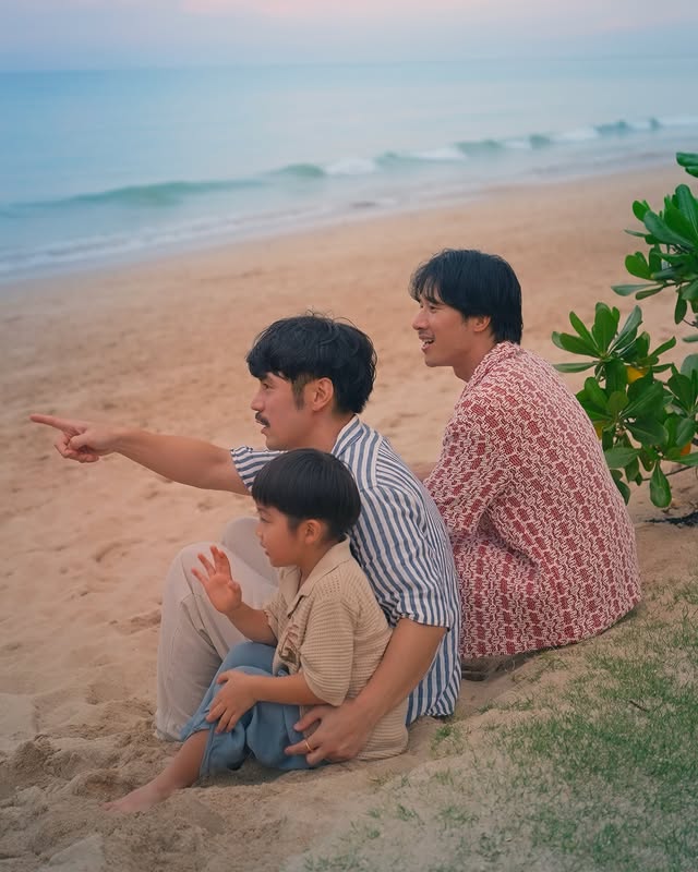 Instagram post by @shiba_dads_ for Marriott Hotels & Resorts. Caption reads: #MarriottHotelsPartner Right in front of us was....