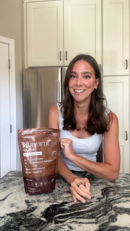 Instagram post by @the.brainhealth.doctor for MUD/WTR. Caption reads: [...] and I’ll send you the link 🤍 • • • #ad....