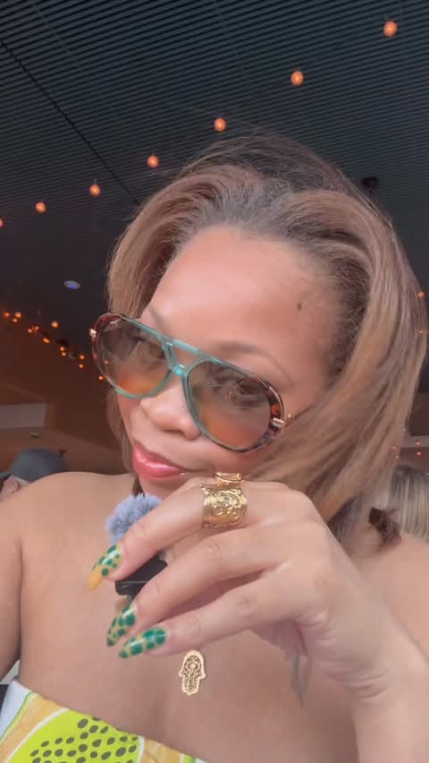 Instagram post by @missdonnabella for Cécred. Caption reads: Sunday Funday turned into a one on one education....