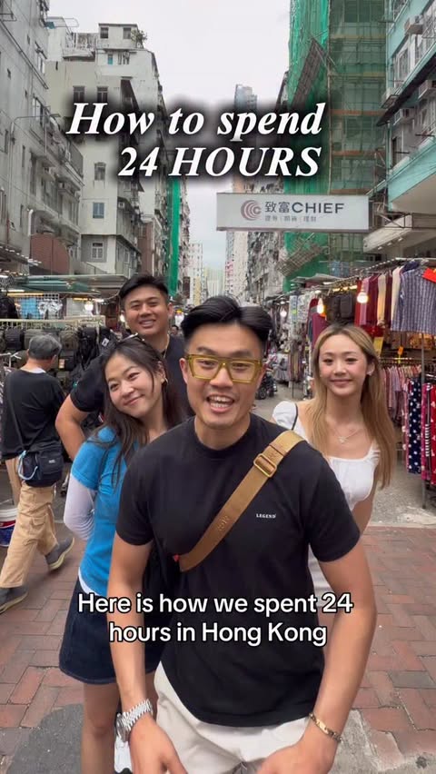 Instagram post by @geniuseatss for Cathay Pacific. Caption reads: [...] the trip in style by boarding @cathaypacific....