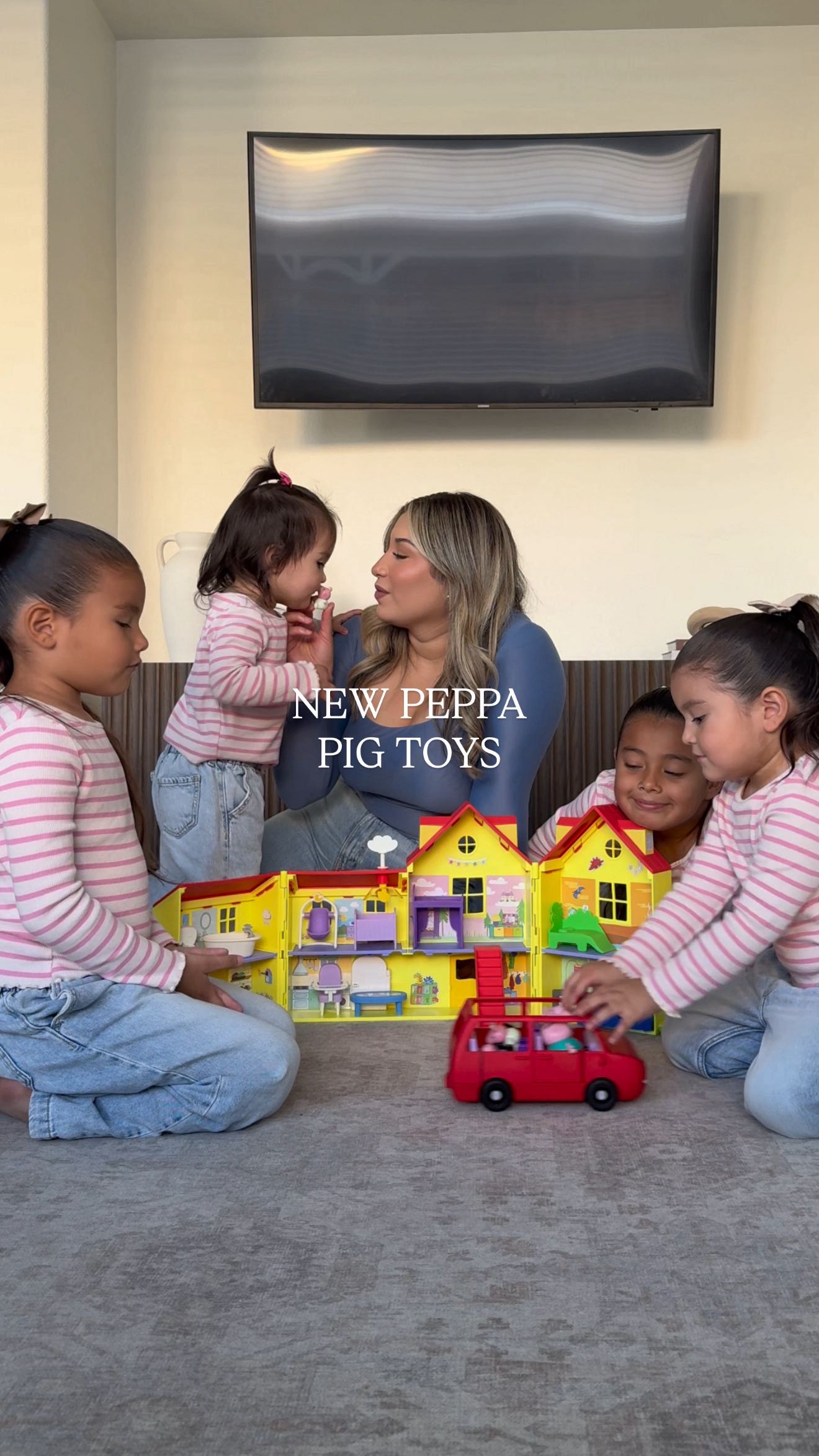 Instagram post by @_jacquelinecontreras for Peppa Pig. Caption reads: [...] @officialpeppa #HasbroPartner #PeppaPig.