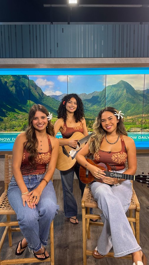 Instagram post by @hawaiicreators for Jeans Warehouse Hawaii. Caption reads: [...] for having us! 
Outfits:....