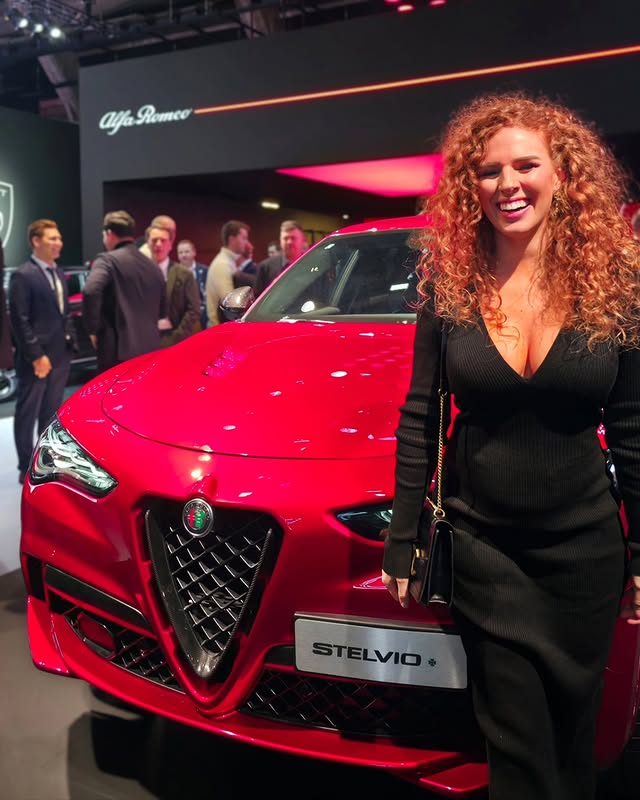 Instagram post by @candice.martens for Alfa Romeo Belux. Caption reads: Advertentie | Alfa Romeo ❤️😉
@alfaromeo_belux

Op....