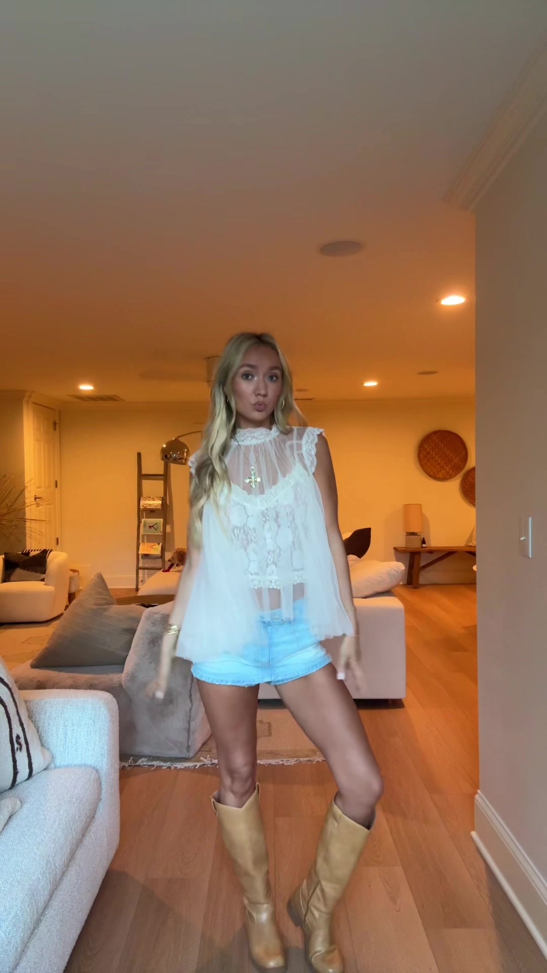 TikTok post by @olivialee674 for Vestique. Caption reads: this top>> @vestique .