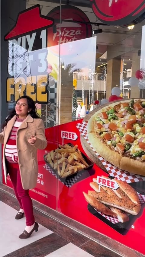 Instagram post by @foodiedilse for Pizza Hut. Caption reads: Pizza Hut India is offering a “Buy 1 Get 3 Free”....
