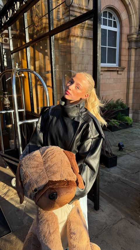 Instagram post by @amicharlize for air up. Caption reads: My fave way to unwind✨🤍 @airup a. d.