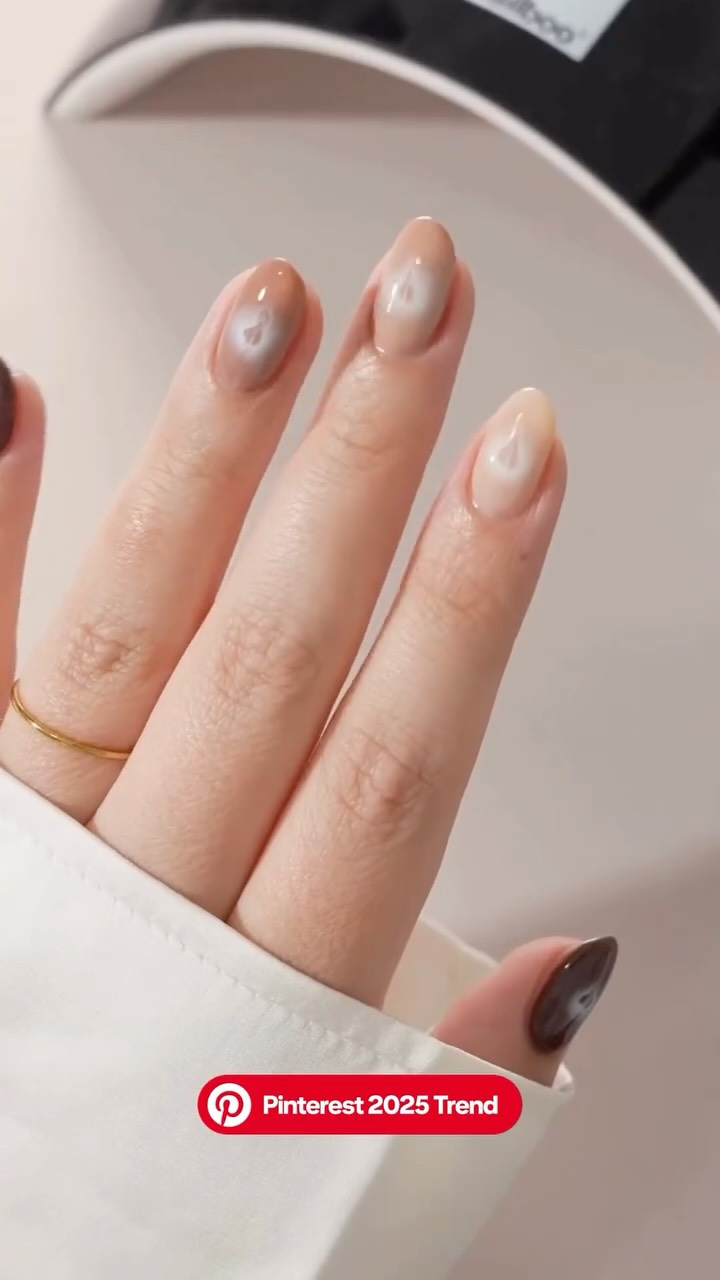 Instagram post by @jauntyjuli for Sally Beauty. Caption reads: Espresso Yourself ☕️

From latte layers to cozy....