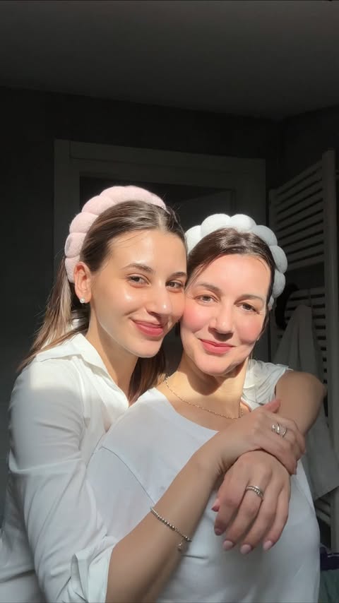 Instagram post by @ligheabeauty for HelloBody. Caption reads: [...] mamme da me e dal fantastico team di....