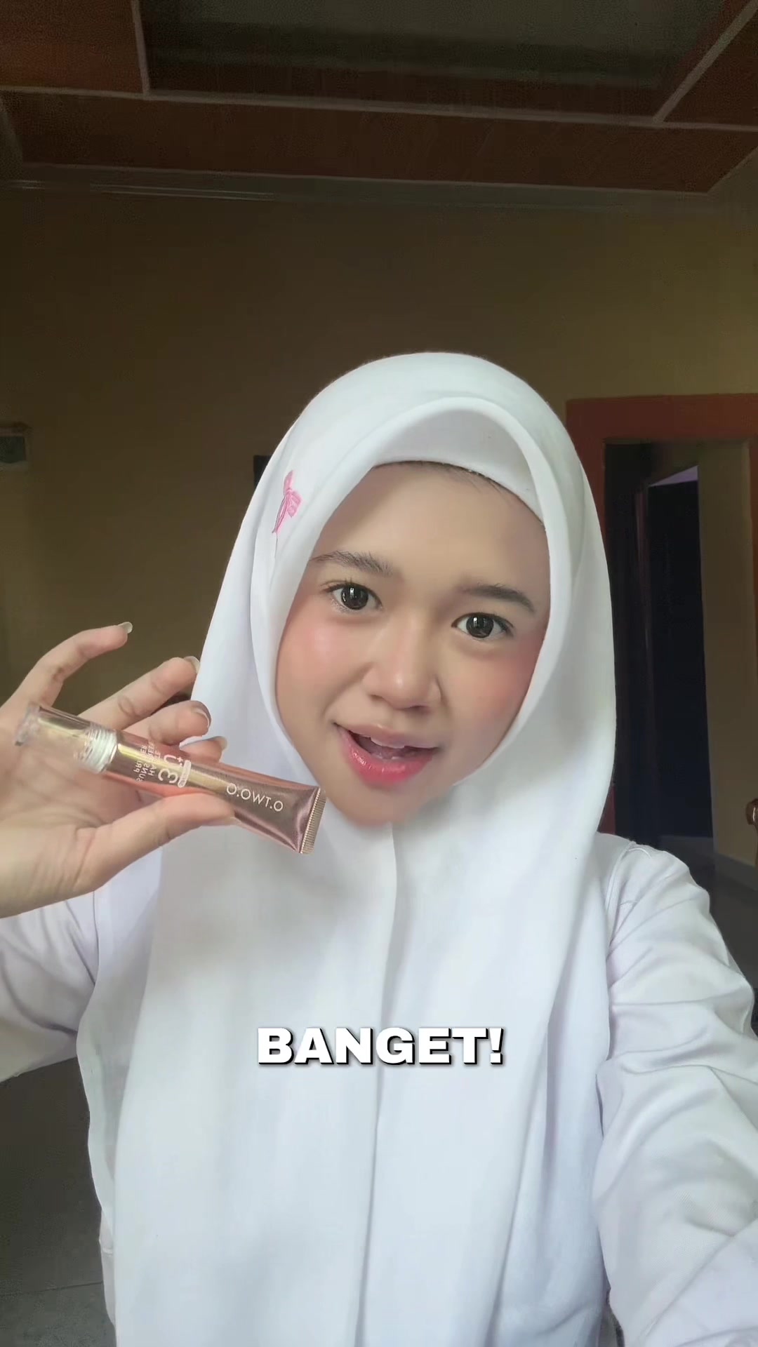 TikTok post by @sheryl_primadona for OTWOO Indonesia. Caption reads: @otwoo.id #otwooid #otwooprimer.