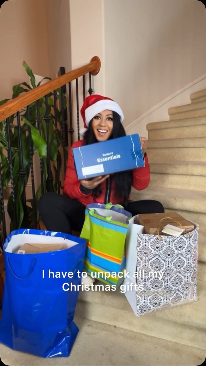 Instagram post by @yenismonterrey for Bedsure Home. Caption reads: |. Click on my Amazon & LTK STORE....