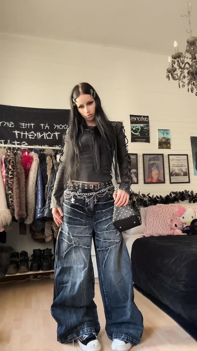 Instagram post by @evameganosova for Minga London. Caption reads: @mingalondon | advertisement 
.
.
#mingalondon....