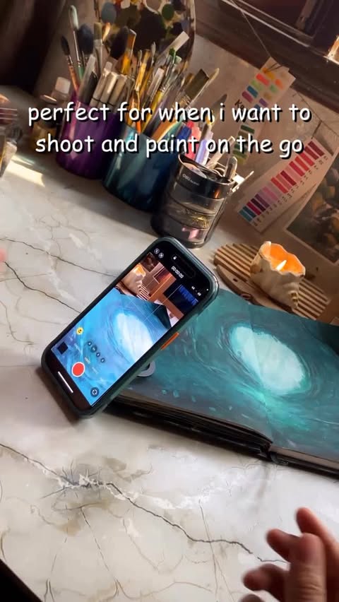 Instagram post by @artsy_tahura for TORRAS. Caption reads: [...] the usual tripod struggle.
It’s by....