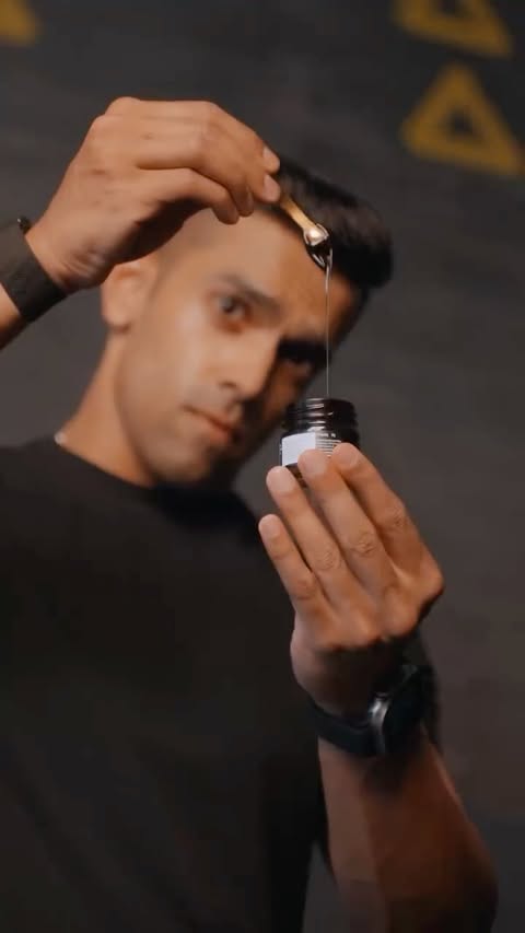 Instagram post by @deinelderrik for Dabur. Caption reads: [...] details. Train hard. Recover. Repeat. 🖤....
