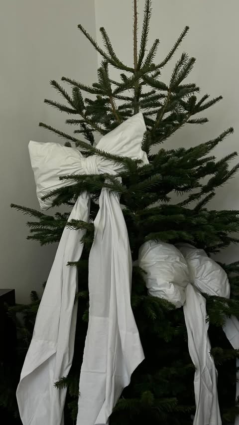 Instagram post by @otlerka for En Route Jewelry. Caption reads: Finishing touches with @enroutejewelry_....