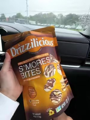 TikTok post by @amyydelangel for Drizzilicious. Caption reads: [...] rice cakes with chia, quinoa & flax✨....