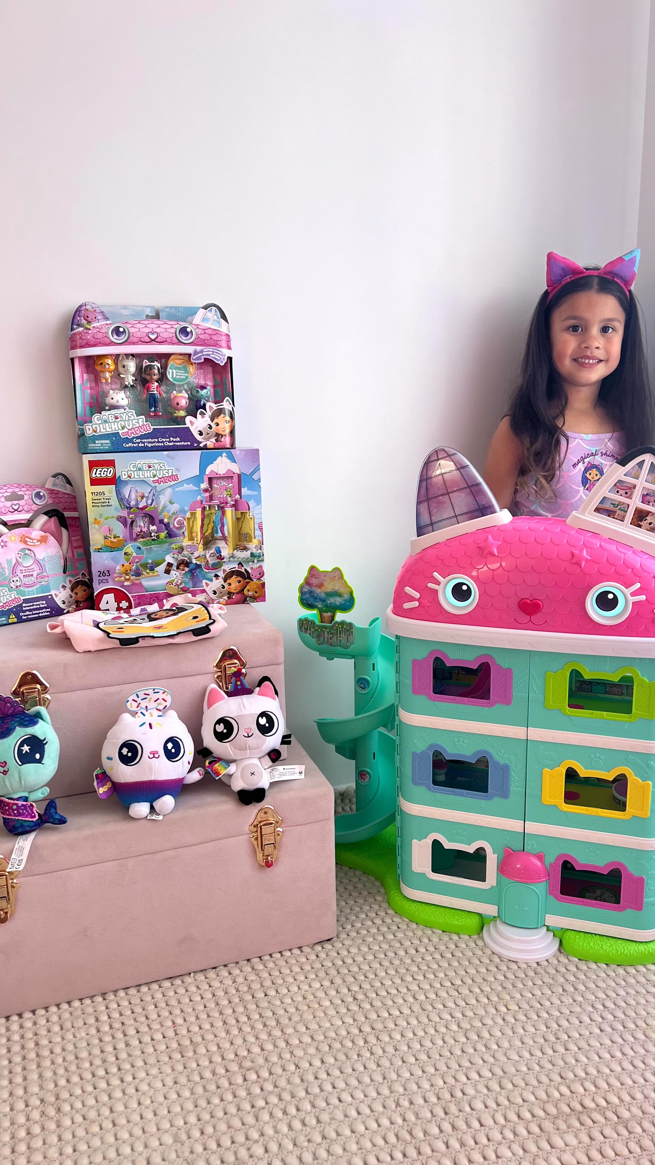 Instagram post by @mason.and.ella for The Connect Agency. Caption reads: Living the @gabbysdollhouse dream 💖🐱 

@myer has....