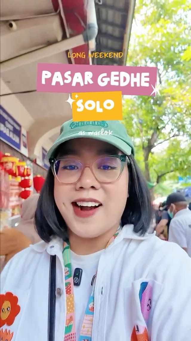 Instagram post by @marieta.eu for Tokopedia. Caption reads: Lama gak ke Pasar Gedhe eh ada jajan favoritku....