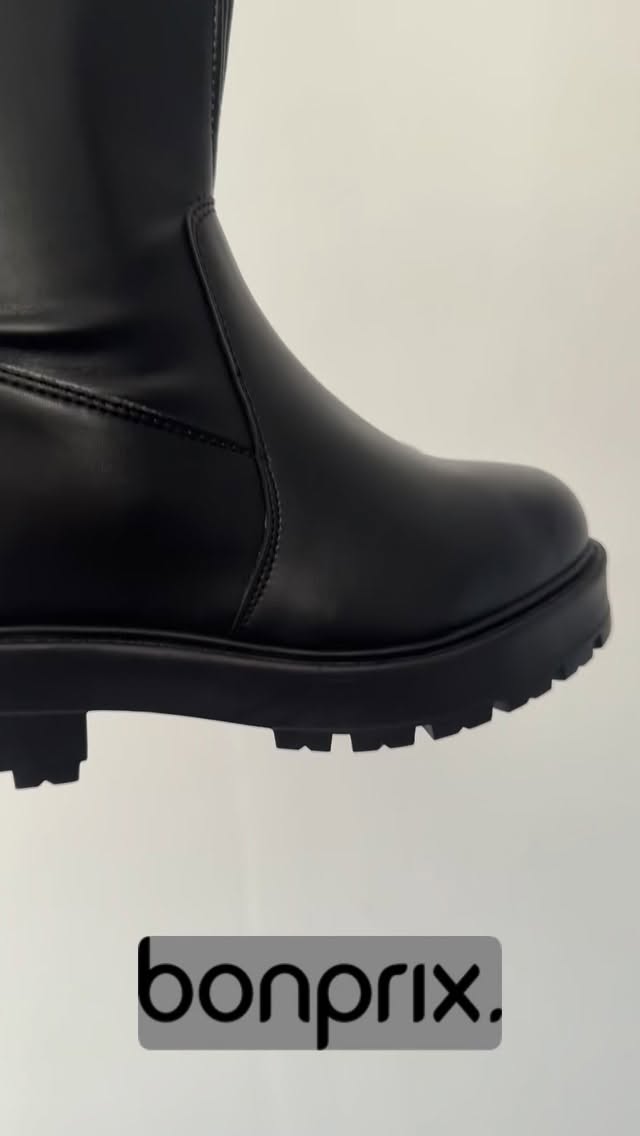 Instagram post by @iulia__antonescu for Bonprix. Caption reads: outfit with boots from @bonprix ❤️

Număr [...].